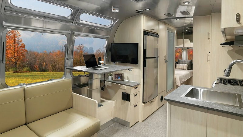 Airstream Flying Cloud